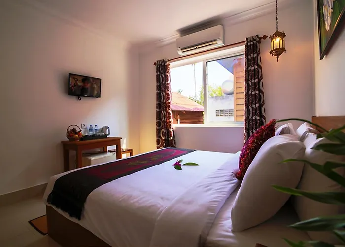 Plumeria & Hotel 3*